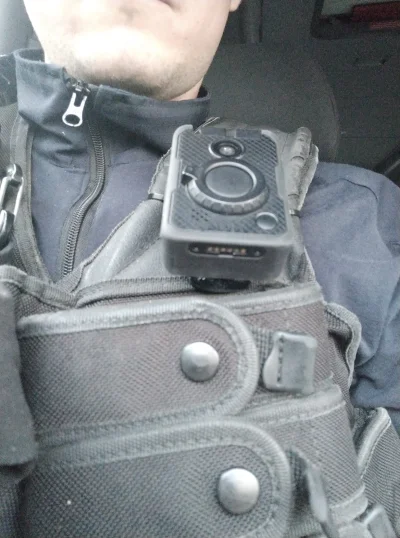 Chermiona - @Wycu91 są dążenia, żeby wszyscy policjanci na ulicy mieli takie kamery, ...