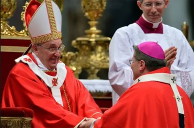 Takiseprzecietniak - Kolejny sex skandal wśród biskupów:

Franciszek przyjął rezygn...