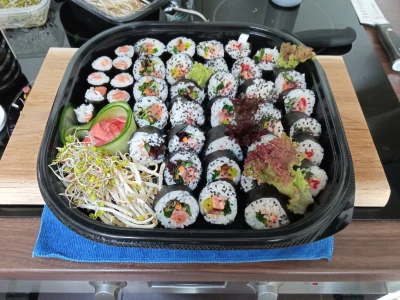 doznanie - Są tu jacyś fani sushi ? Wczoraj było polskie sake i sushi w domu, a dziś ...