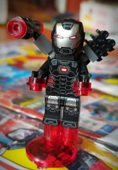Scc_1 - Jest już w sprzedaży nowy magazyn LEGO Avengers i figurka War Machine. Świetn...