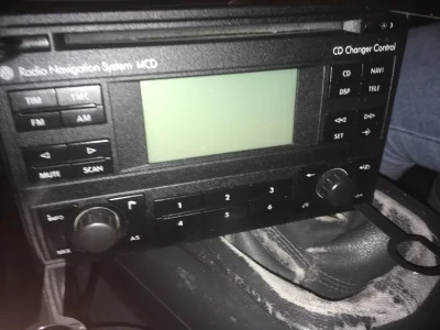 Zordon_ - Mirki, potrzebuję pomocy w zainstalowaniu adaptera Bluetooth w tym radiu. M...