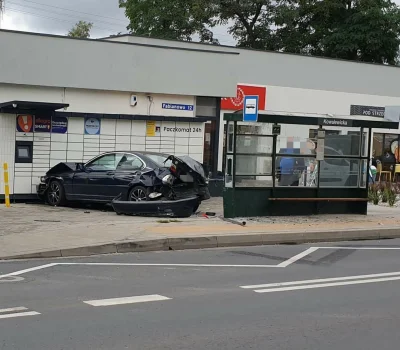 MikiGRU - Niektórzy parkują tak blisko że nie mogę paczki odebrać ( ͡° ʖ̯ ͡°)

#pozna...