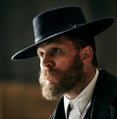 OktawianAugust - Powie ktoś co za nakrycie głowy nosi pod kapeluszem Alfie Solomons w...