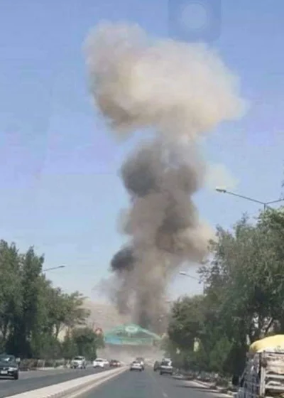 lronman - Samochód pułapka wysadzony pod brama lotniska w Kabulu.

Ranni Amerykanie n...