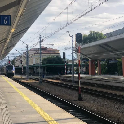 grubykr - Mirki taki oto unieważniony semafor dwukomorowy w stacji Kraków Główny, jak...