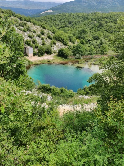 Creativesense - @Yu_liiia: źródło rzeki Cetina, nic dookoła nie ma :)