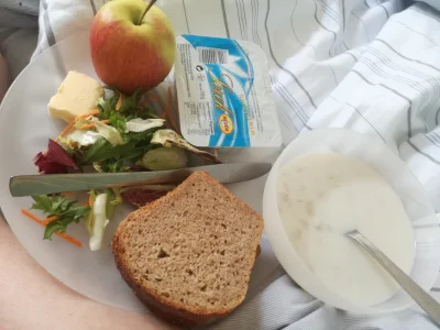 magdalena-gaska - śniadanie na oddziale patologii ciąży, dzisiaj jakoś biedniej, myśl...