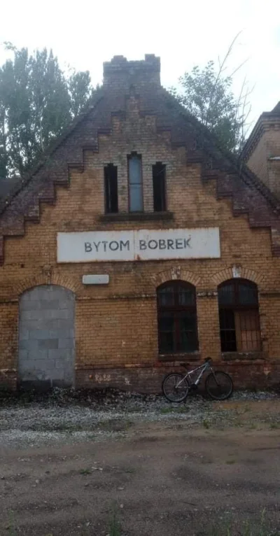 huhacznik - #rower #bytom #bobrek

klimatyczne miejsce,
opuszczona stacja kolejowa na...