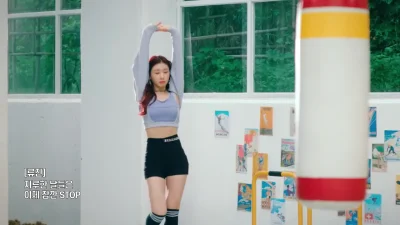 XKHYCCB2dX - #chaeryeong #itzy 
#koreanka #gif