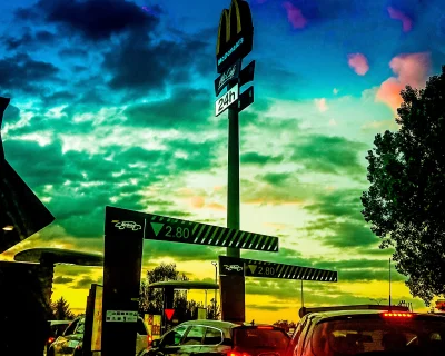 PierwszyPuchacz - Głodni? 
#komercja #mcdonalds #fotogniot #fotografia #photoshop