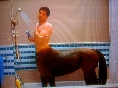 pozbedzieszsiemie - ma ktoś może film gdzie centaur nagrywał jak bierze prysznic i op...