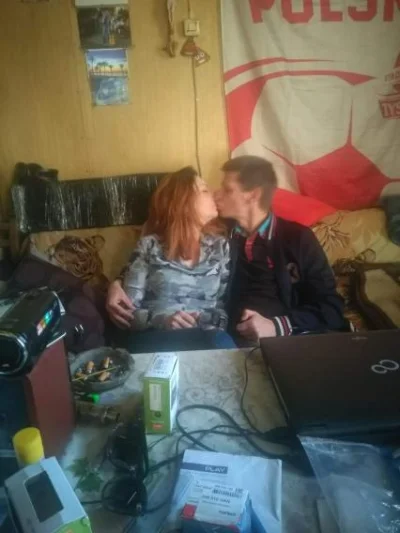 AmigaOS - Mońka w trakcie pierwszej wizyty na szkolnej. Jej cuckold Bartuś osobiście ...