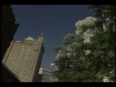 wigr - Znalazłem taki film z 11 września, na którym słychać jak pierwszy samolot uder...