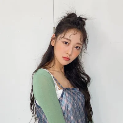 XKHYCCB2dX - #yves #loona 
#koreanka