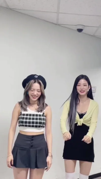 PanTward - #jisun #chaeyoung #fromis9 #koreanka