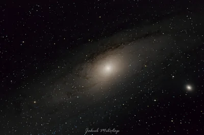 q0084 - Galaktyka Andromedy zwana również Messier 31.
2 i 3 września 2021.
Canon 60...