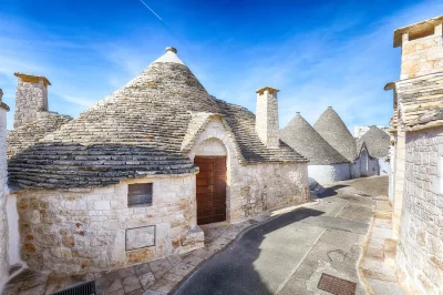 Stoned_Meadow - Pomysł nie nowy. Włoskie trulli na obrazku.