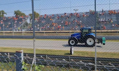 wiyczor - #f1
Honorowy przejazd Williams FW 42 na paradzie samochodów historycznych