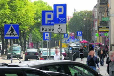 niochland - @LuxEtClamabunt: Znaki w Polsce mają jakiś tam sens, ale reguły ich stoso...