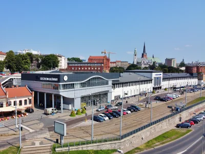J.....X - Najlepszy w Polsce jest dworzec główny w Szczecinie ( ͡° ͜ʖ ͡°). Ma klika s...