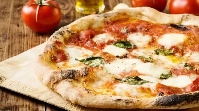 S.....y - Ale bym sobie opierdzielił taką prawdziwą włoską pizzę. Na cienkim cieście ...