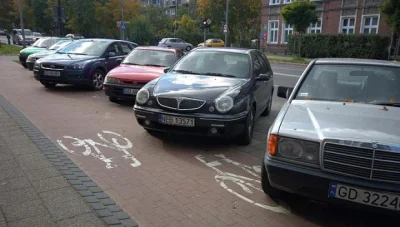 Danuel - Fake news! Wszyscy wiemy, że DDRy służą do parkowania samochodów.