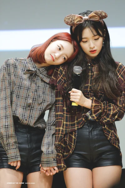 XKHYCCB2dX - #binnie #arin #ohmygirl 
#koreanka