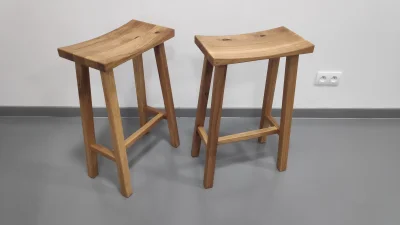 Seneszal - Zrobiłem kolejne stołki, tym razem pod konkretny pomysł klienta.

Drewno...