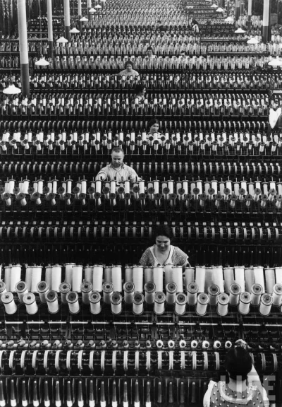 myrmekochoria - Margaret Bourke-White, Pracownicy w American Woolen Co., 1935.

#st...