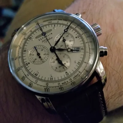 JackStump - @Wirtuoz: U mnie dzisiaj wylądował sterowiec ( ͡° ͜ʖ ͡°)
Trzeci zegarek ...