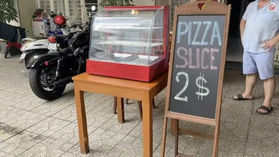ziolowytomek - Ten "slajzownik" to genialna sprawa. Nie każdy chce całą pizzę za $17....