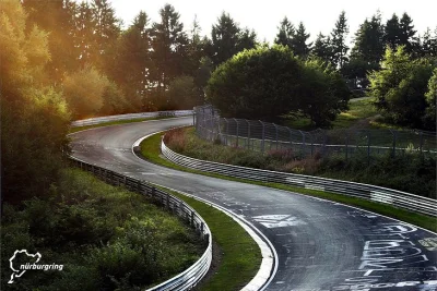 Ghuthek - Mirasy jechał ktoś na Nordschleife?

Kiedy jest najmniejszy ruch? Kupiłem...