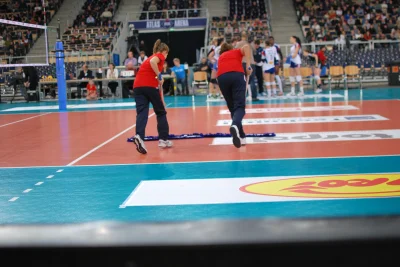 genocidegeneral - > ciekawszym sportem jest to szorowanie szczotą drogi przed pędzący...