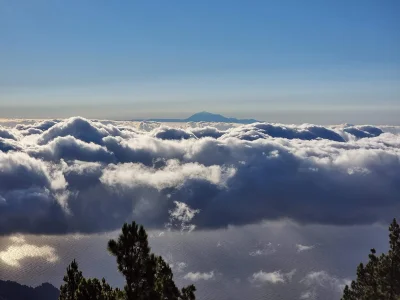 khazul - @Vincenzo: W sobotę Teide wyglądał czysto z La Palmy ;)