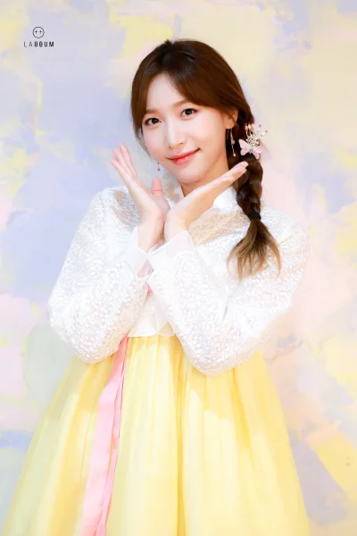 XKHYCCB2dX - #soyeon #laboum 
#koreanka