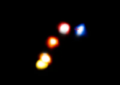 krdk - Teleskop:  
Astronomowie: 

To co widzimy to planeta o masie 3,5 mas Ziemi,...