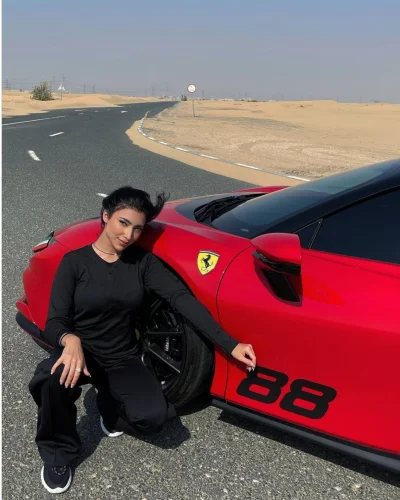 Damkaj - Amna Al Qubaisi jest kobietą kierowcą wyścigowym z bliskiego wschodu. Wczora...