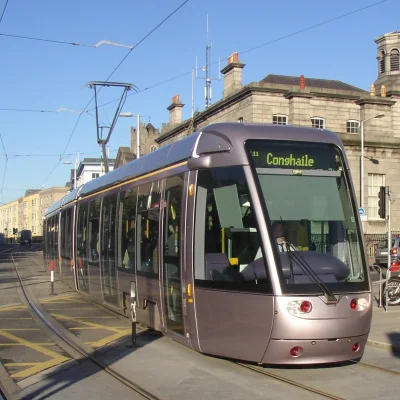 krzywy_odcinek - Nie mogą u nas jakoś niżej podłóg tramwajów kłaść jak poniżej ? Po t...