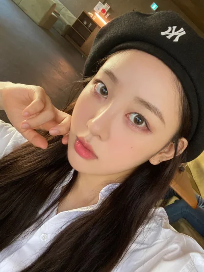 XKHYCCB2dX - #yves #loona 
#koreanka