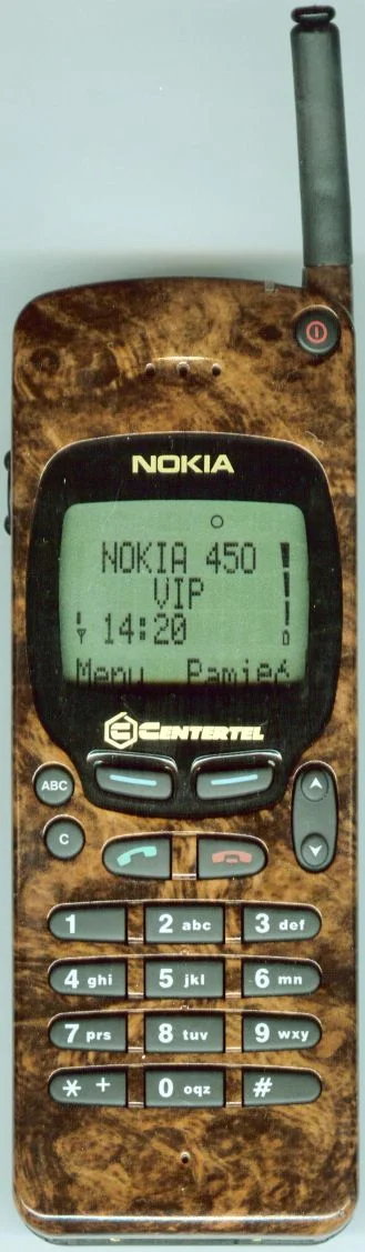 wesolyradek - A kto pamięta model dla VIPów Nokia 450 Centertel.
