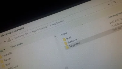 Zarzutkkake - @PonuryKosiarz wchodze na stary dysk c z siódemką i tam ten plik powini...