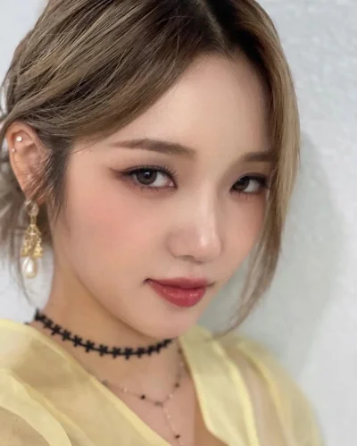 XKHYCCB2dX - #jisun #fromis9 
#koreanka