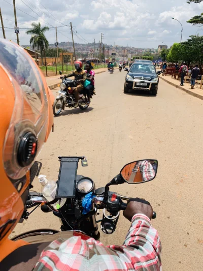 Dwadziescia_jeden - A tutaj pan boda boda z oryginalnym, acz zapewne skutecznym zabez...