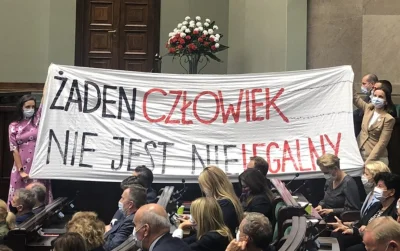 s.....i - > przecież Putin, Łukaszenka i Kaczyński grają do jednej bramki

@mozesie...