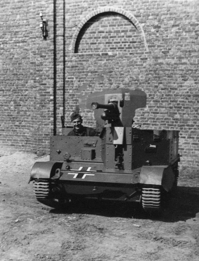KarmazynPjekarz - Na zdjęciu widoczny jest niemiecki niszczyciel
czołgów 4,7-cm Böhle...