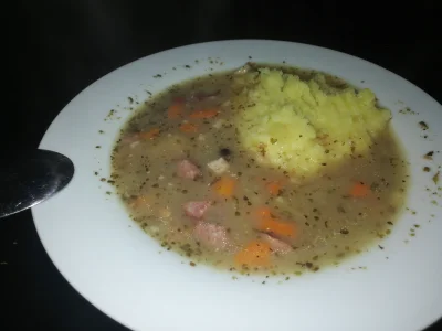 darino - Żur na swojskim zakwasie. 
#zupa #gotujzwykopem #jedzzwykopem #foodporn
Sm...