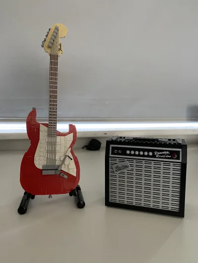 hoppek - Dzisiaj na tapet idzie Fender Stratocaster z Ideas. 
Genialnie wyglądający z...