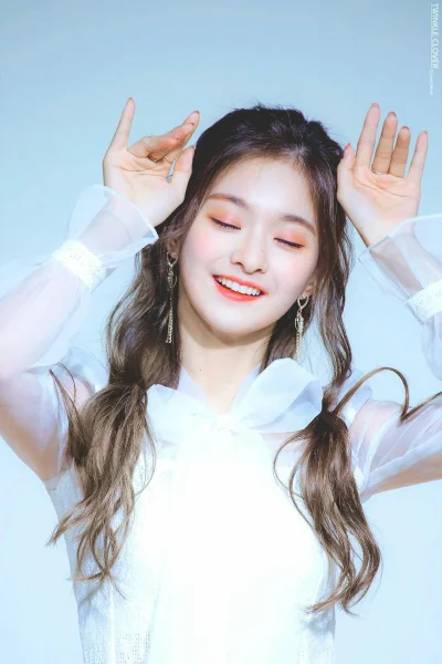 XKHYCCB2dX - #nagyung #fromis9
#koreanka