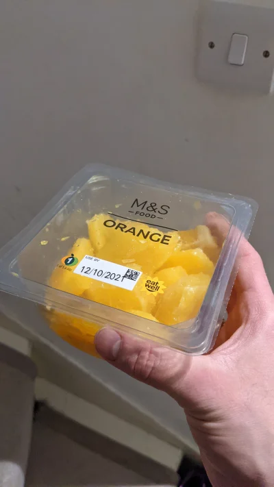 istrald - @vonsaty: a w UK pomarańcze już obrane... i w plastiku (arbuzy, jabłka i ws...