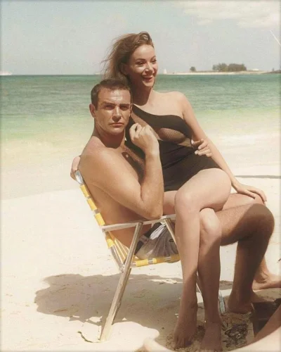 NowaStrategia - Sean Connery i Claudine Auger na planie filmu "Thunderball"

#fotoh...